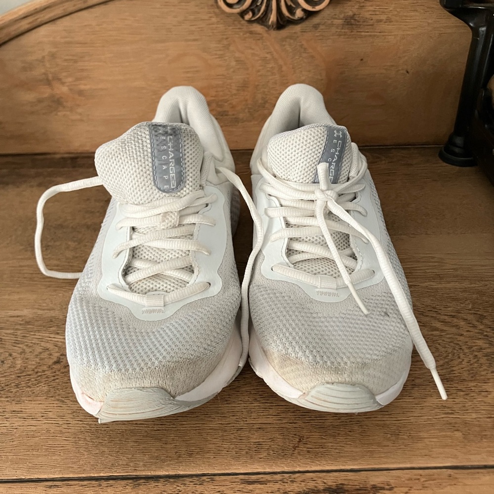 Ladies Under Armour Running Shoes Size 8.5